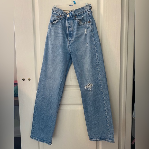 Aritzia Levi’s ribcage straight ankle Jean - Picture 7 of 7